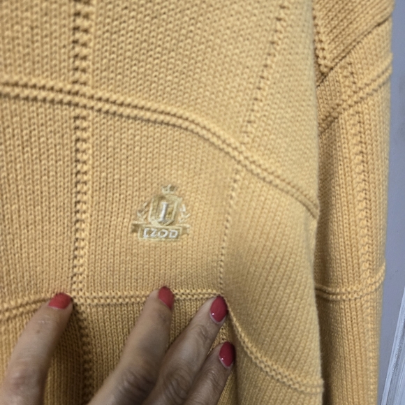 Large Izod Yellow Sweater - Picture 4 of 5